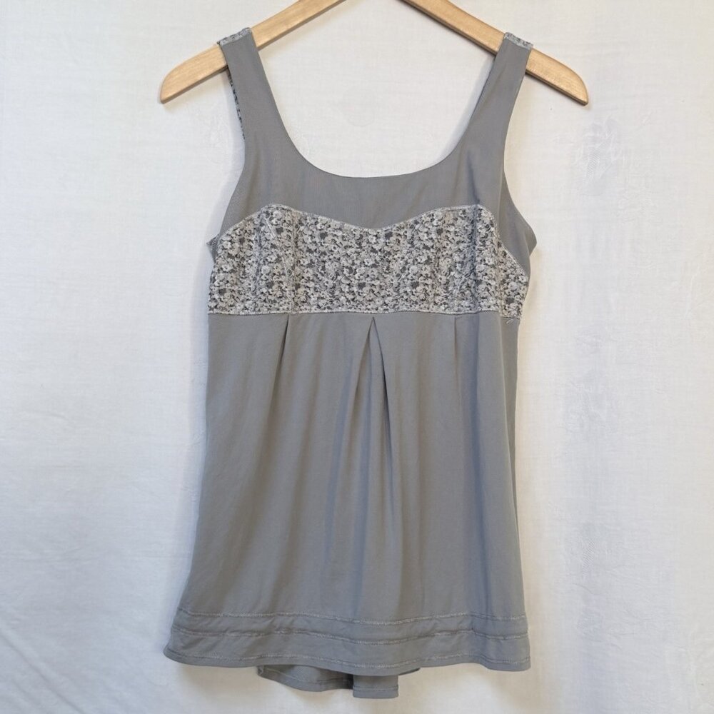 Lululemon Tank Top Womans 8 Gray Lightweigh Floral Contrast Pull Tie Hem Active